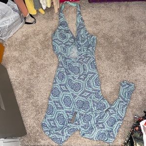 Super cute halter body suit! 😇